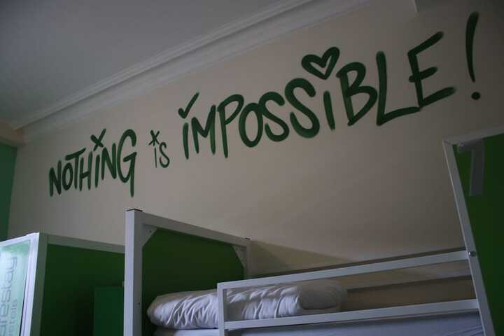 Room 34 of 76