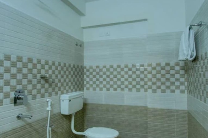 Room 11 of 16
