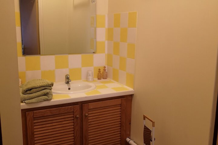 Room 12 of 36