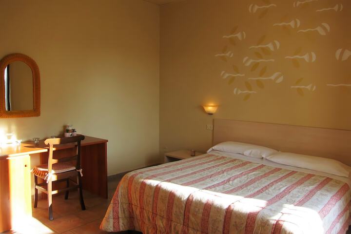 Room 10 of 65