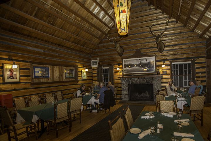 Dining 20 of 24