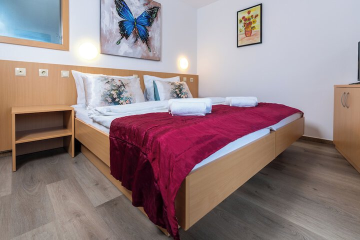 Room 47 of 125