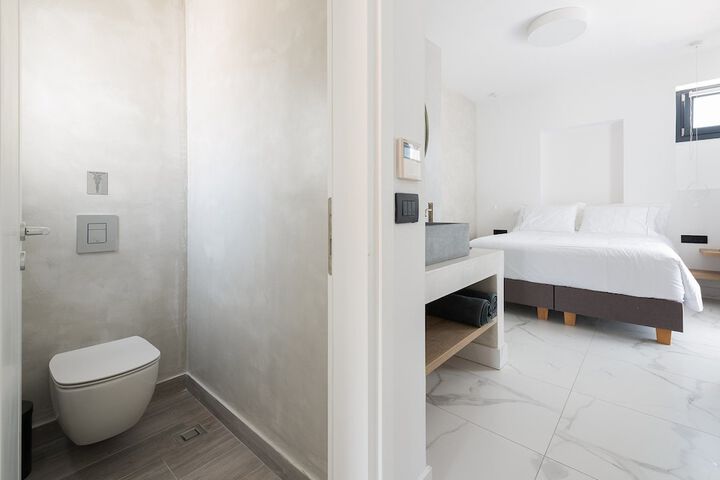 Room 2 of 88
