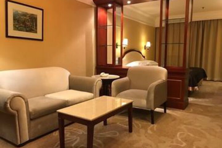 Room 23 of 43