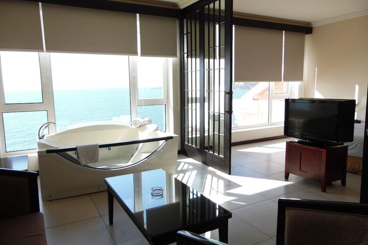 Room 14 of 26