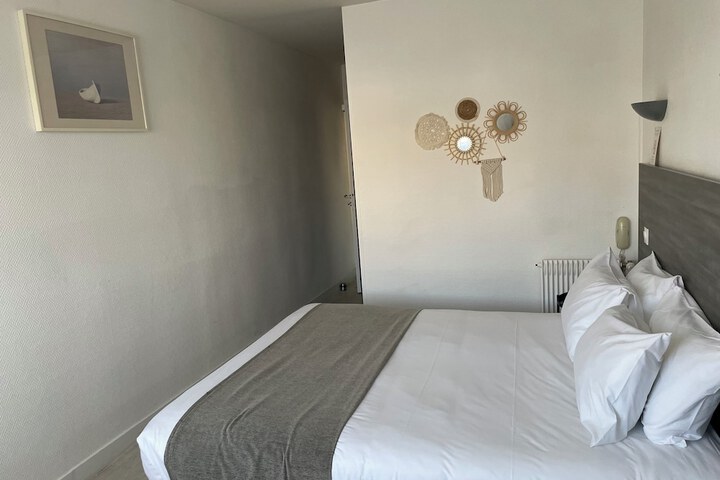 Room 26 of 54