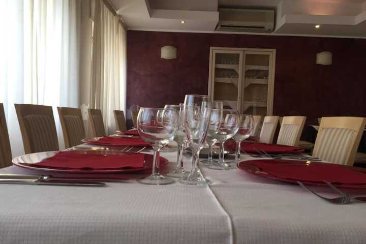 Dining 37 of 71
