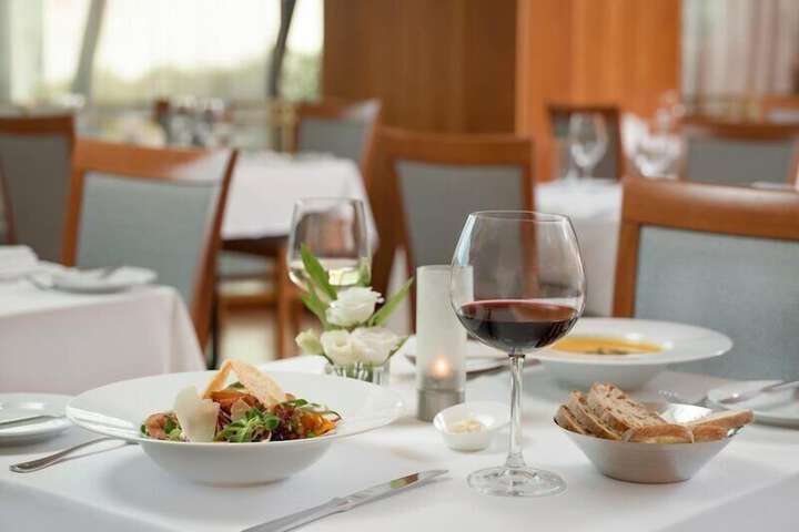 Dining 77 of 113