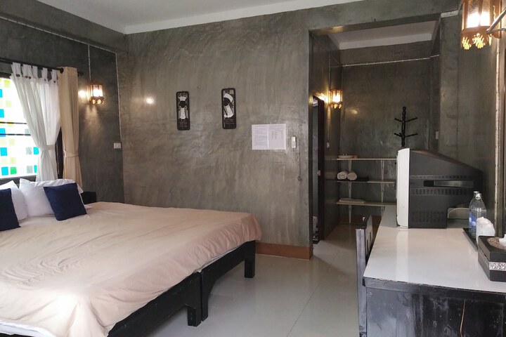 Room 9 of 23
