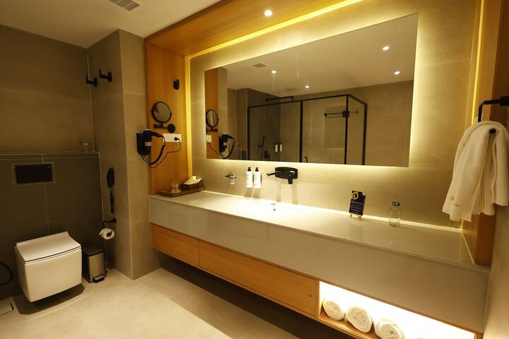 Room 19 of 32