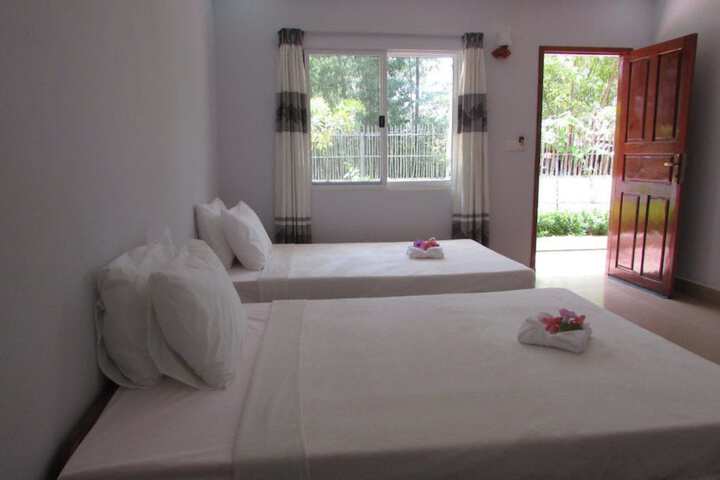 Room 9 of 48