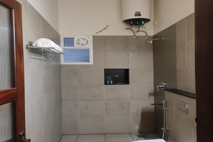 Room 18 of 32