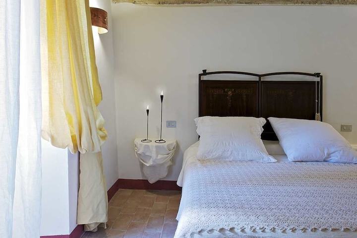 Room 10 of 73