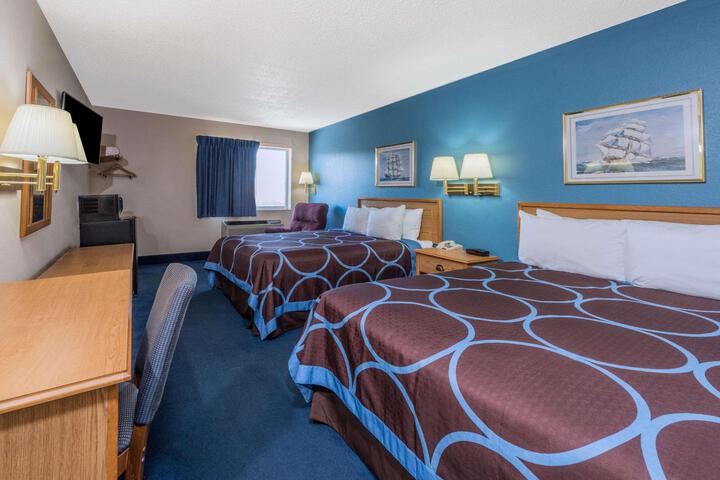 1 Queen Bed Mobility Accessible (15 of 25)