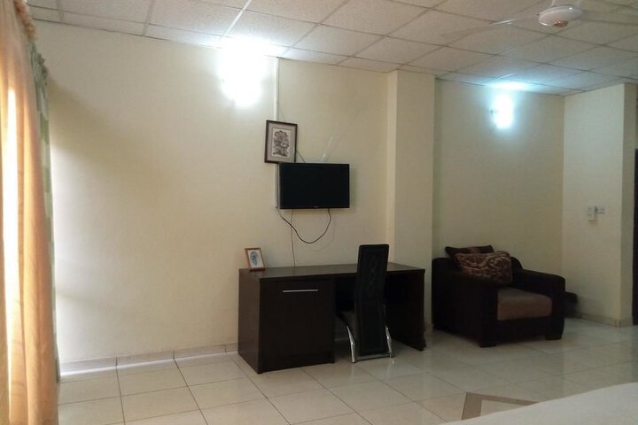 Room 3 of 11