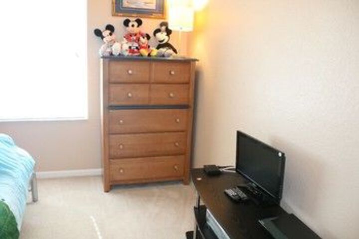 Room 4 of 13