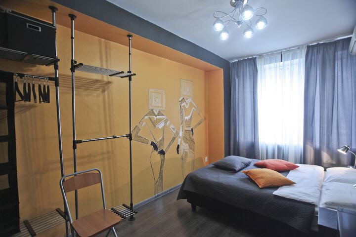 Room 72 of 176