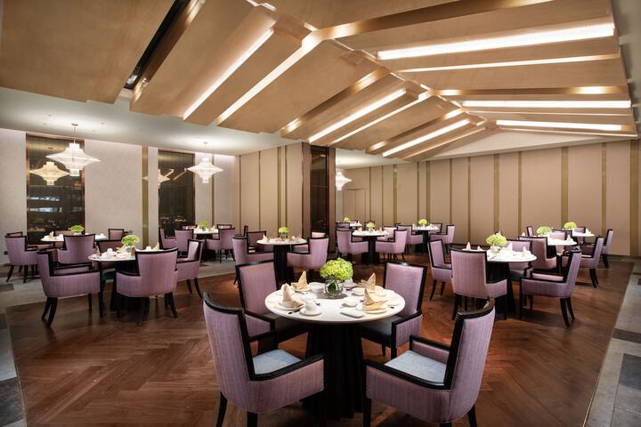 Dining 24 of 61