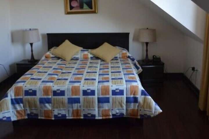 Room 6 of 37