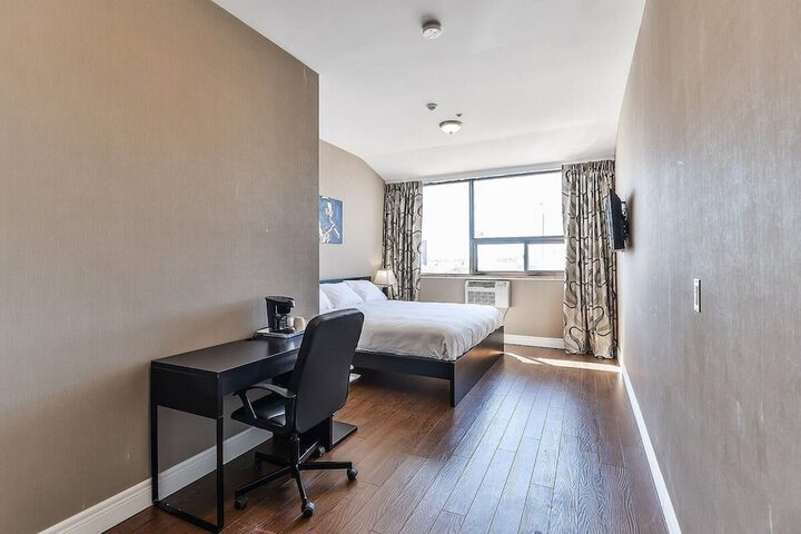 Room 8 of 43