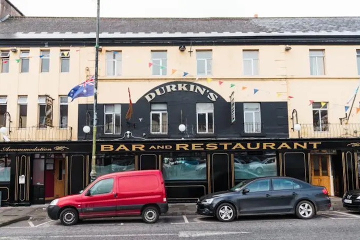 Durkin’s Bar Restaurant & Accommodation