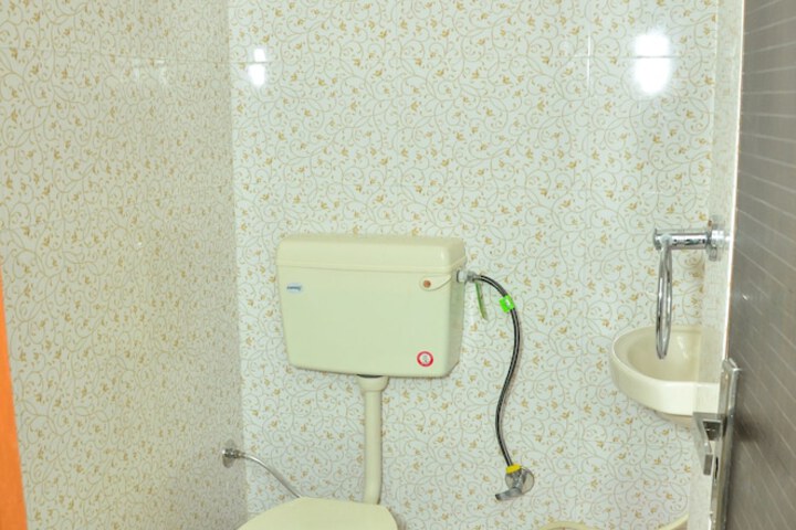 Room 7 of 19