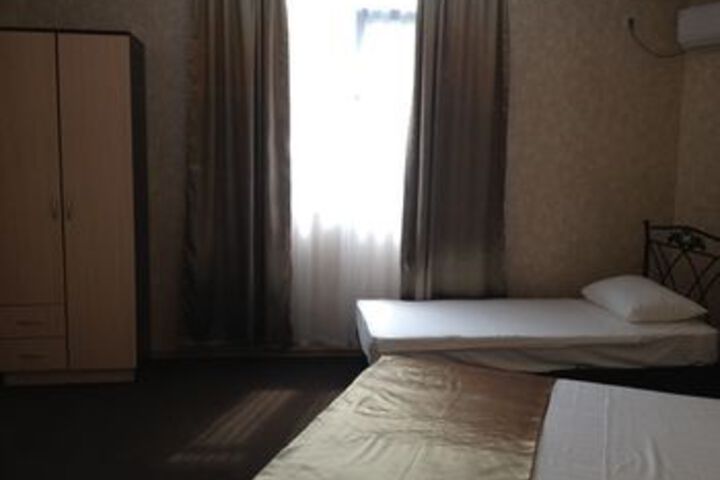 Room 90 of 176