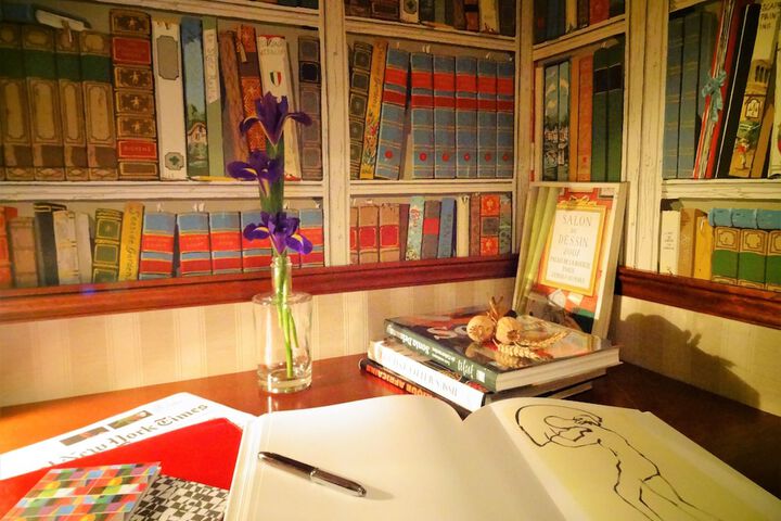 Room 15 of 93