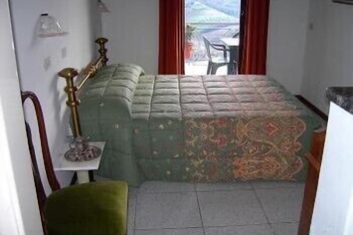 Room 4 of 36