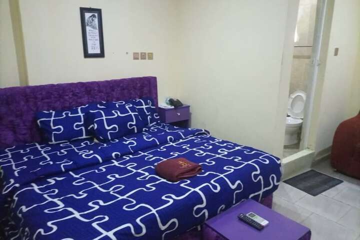 Room 6 of 11