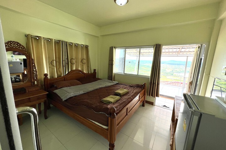 Room 10 of 60