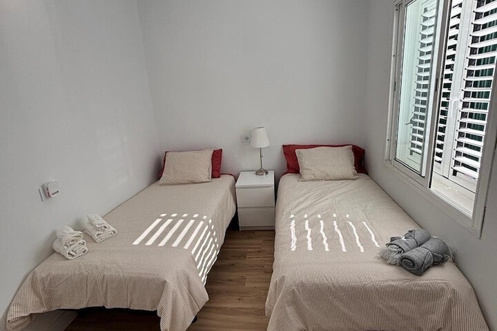 Room 2 of 41