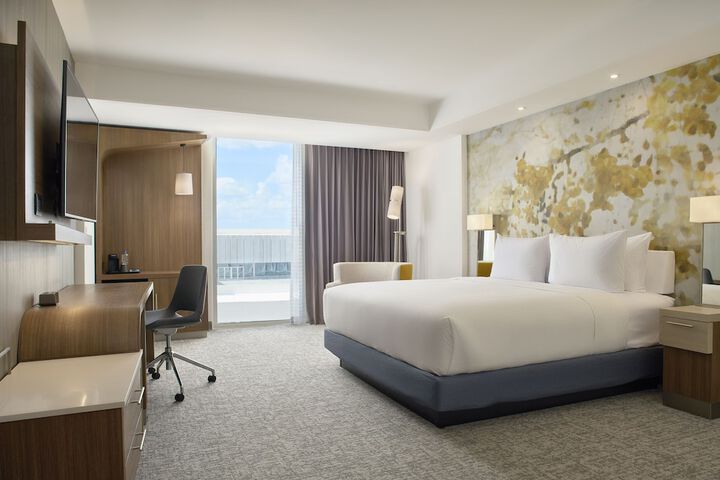 Room 6 of 44