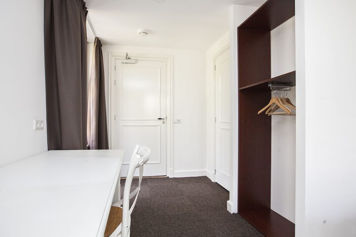 Room 26 of 64