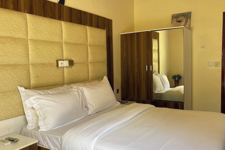 Room 74 of 124