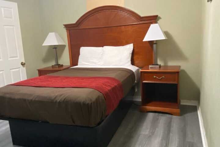 Room 7 of 11
