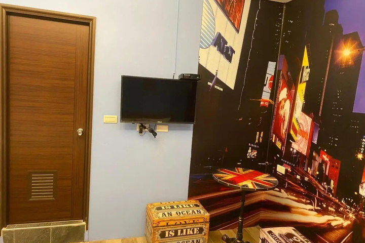 Room 12 of 14