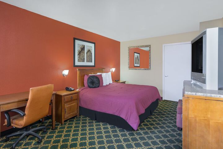 Room 114 of 128