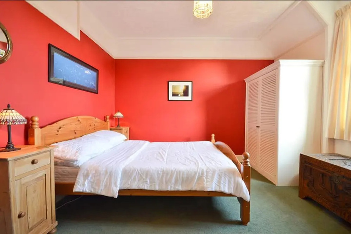 Room 3 of 13