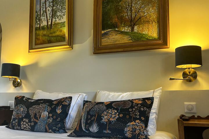 Room 14 of 76