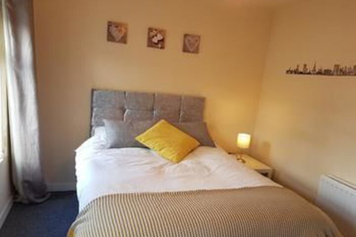 Room 6 of 10