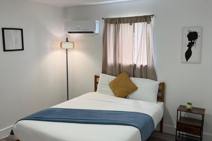 Room 10 of 29