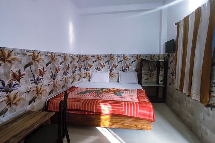 Room 13 of 43