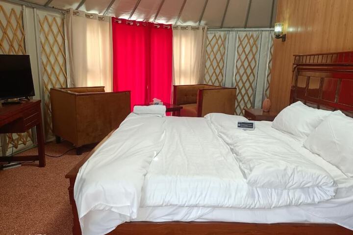 Room 9 of 20