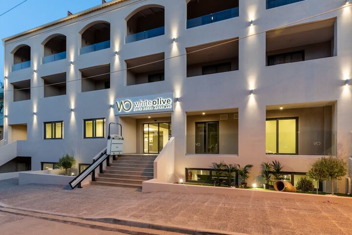 Hotel 62 of 80