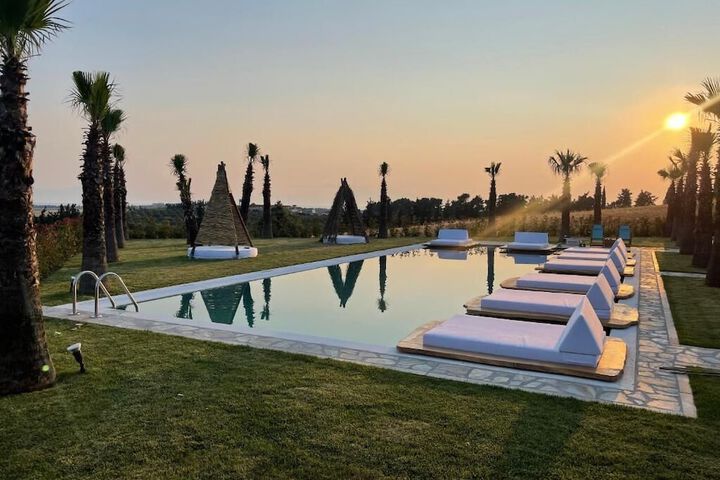 Pool 69 of 100