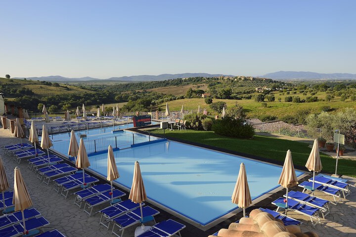 Hotel Pool