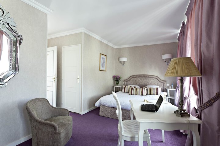Room 8 of 35
