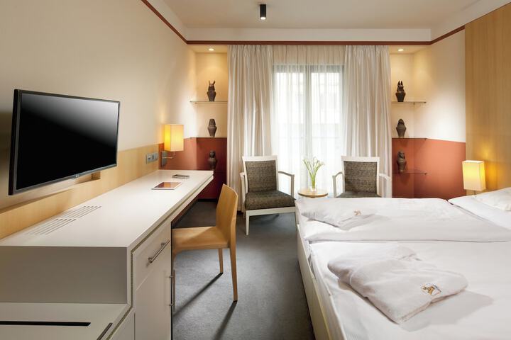 Room 7 of 27