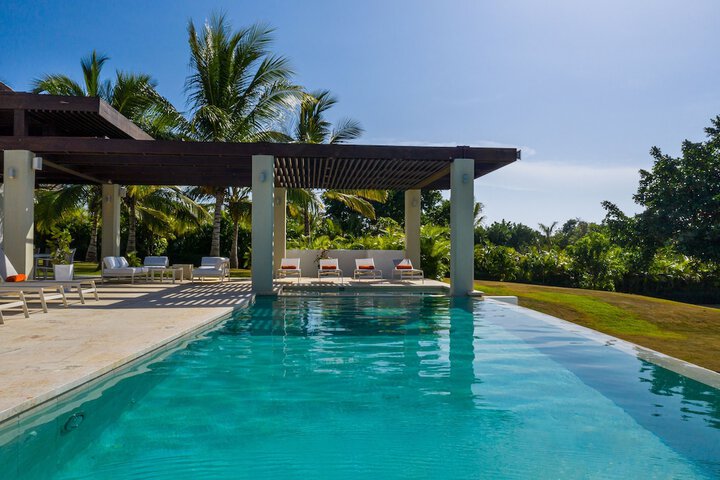 Pool 44 of 58